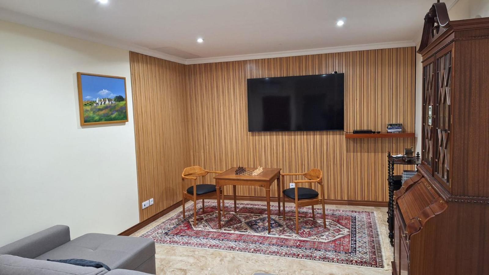 Theo's House Apartment *
