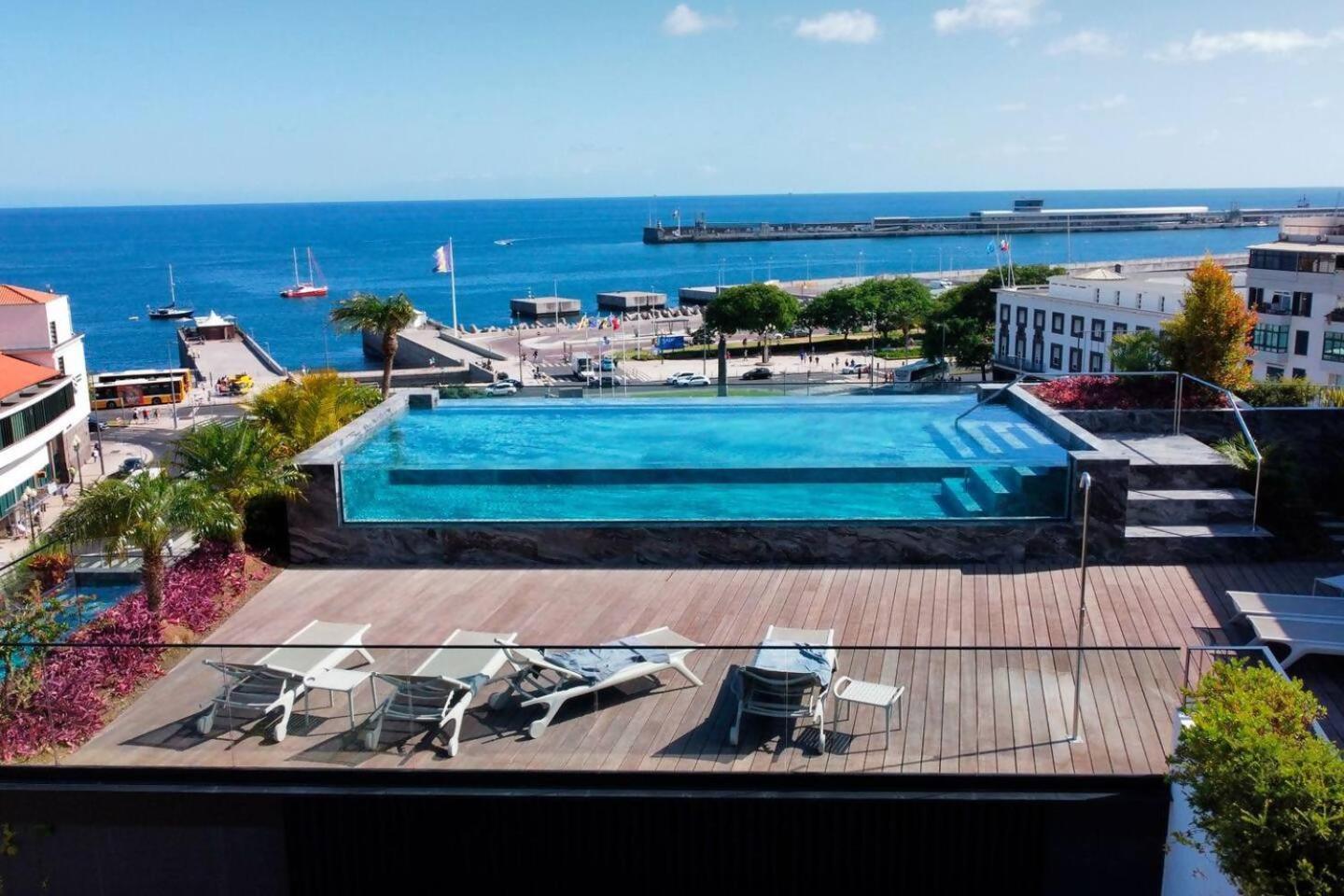 Empire Luxury Savoy Insular * Funchal (Madeira)