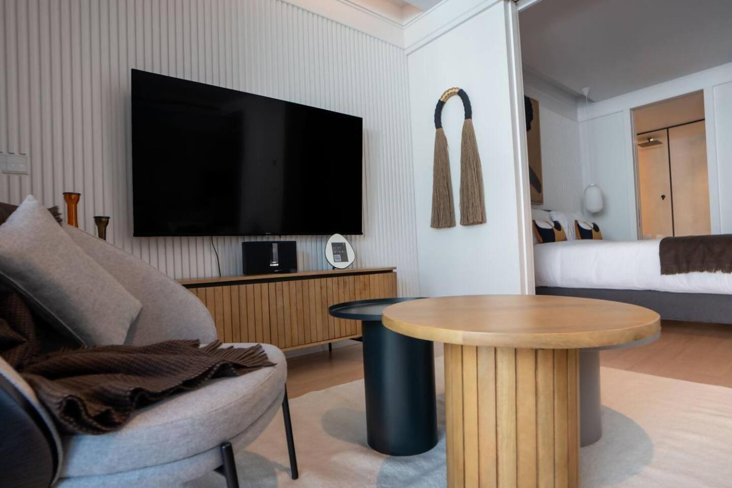 Empire Luxury Savoy Insular