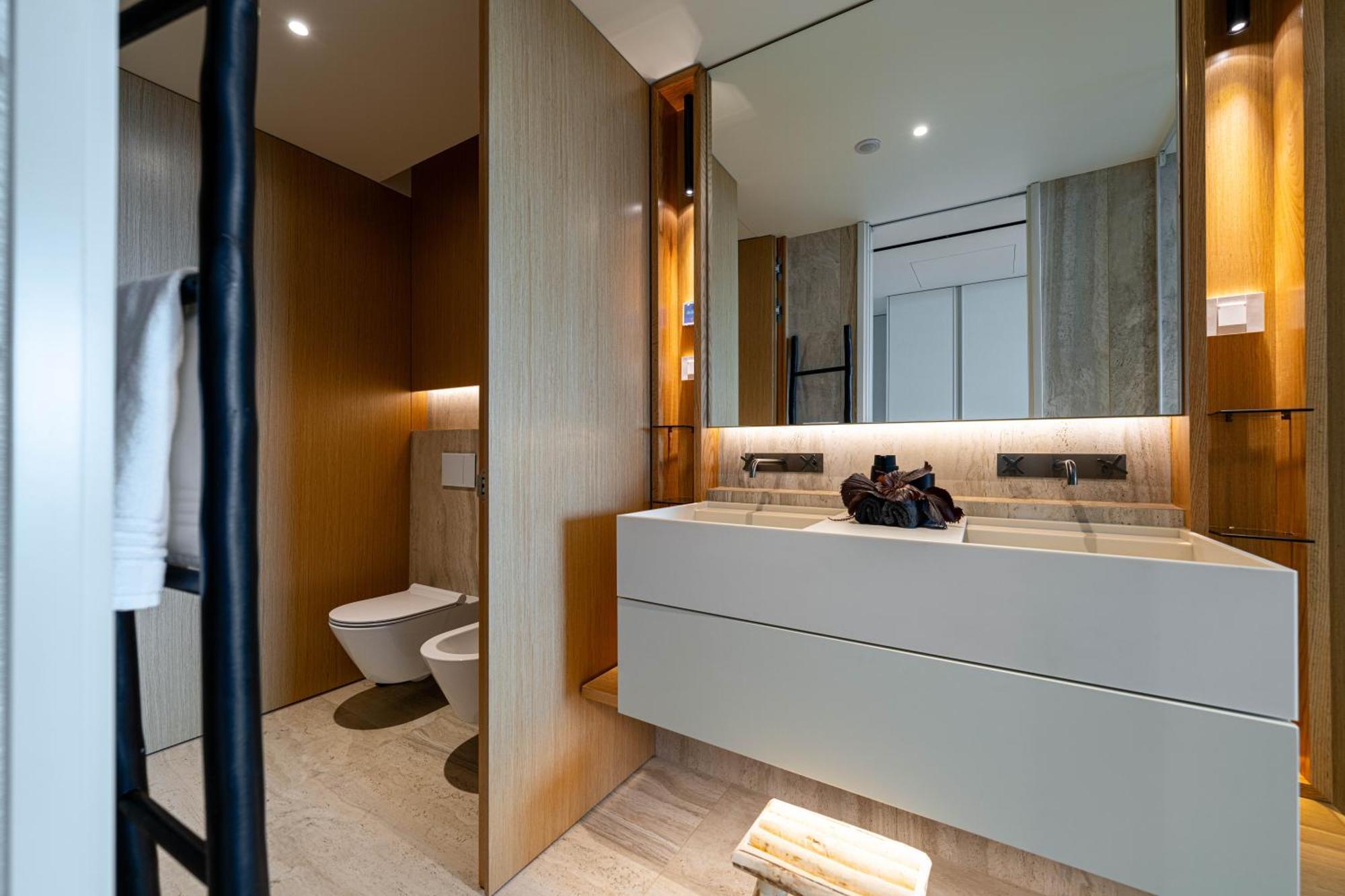 Savoy Monumentalis Va By Lm&ac Signature