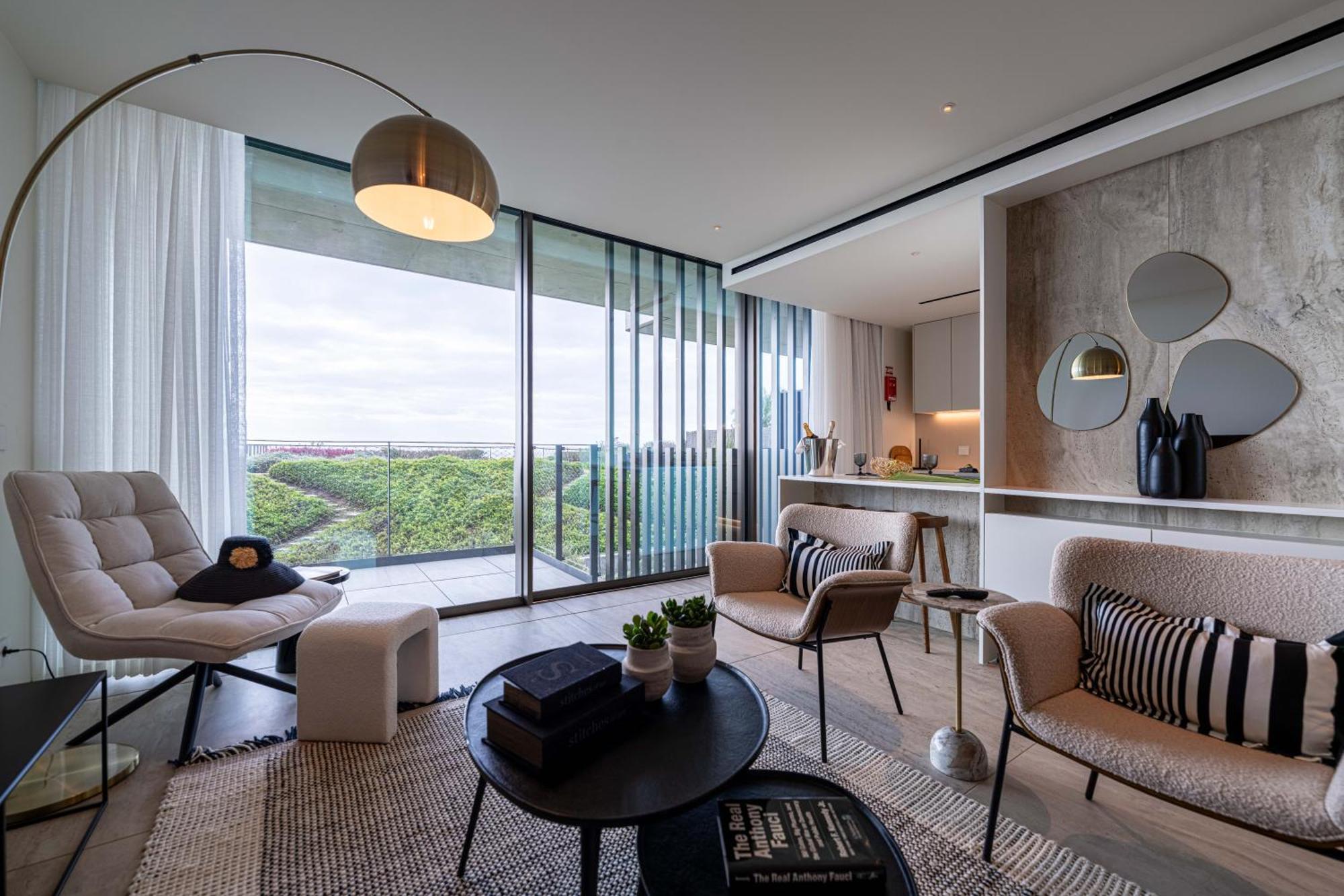 Savoy Monumentalis Va By Lm&ac Signature *