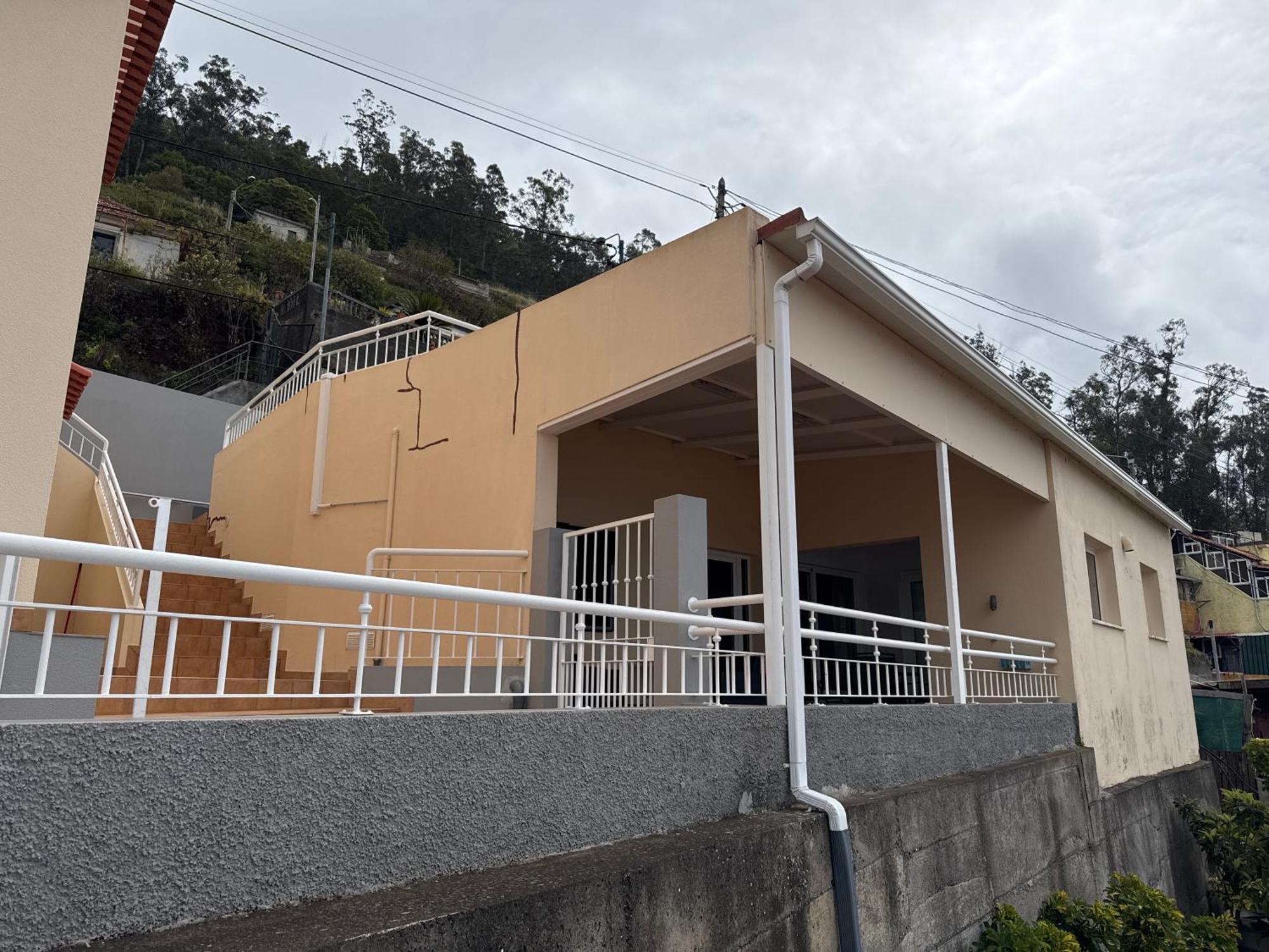 Furnas *