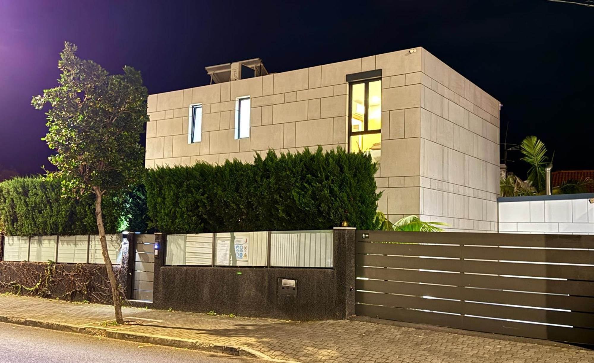 Villa Square House *