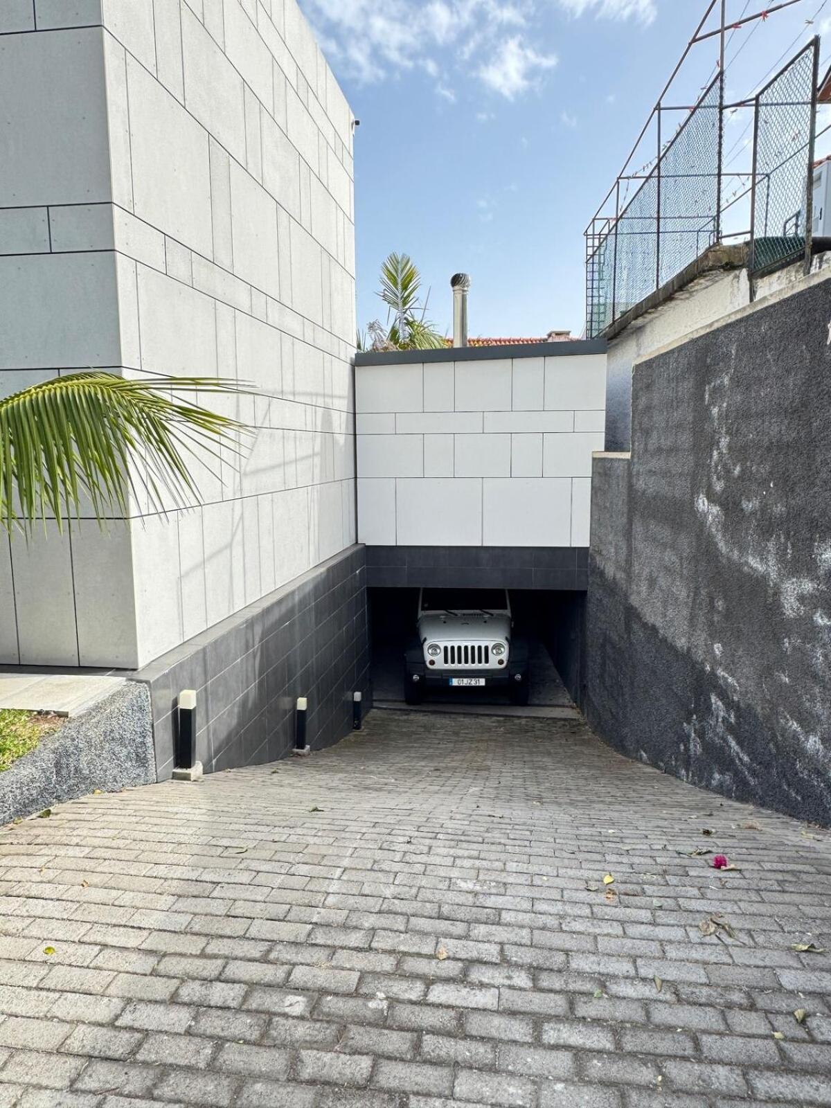 Square House Villa *