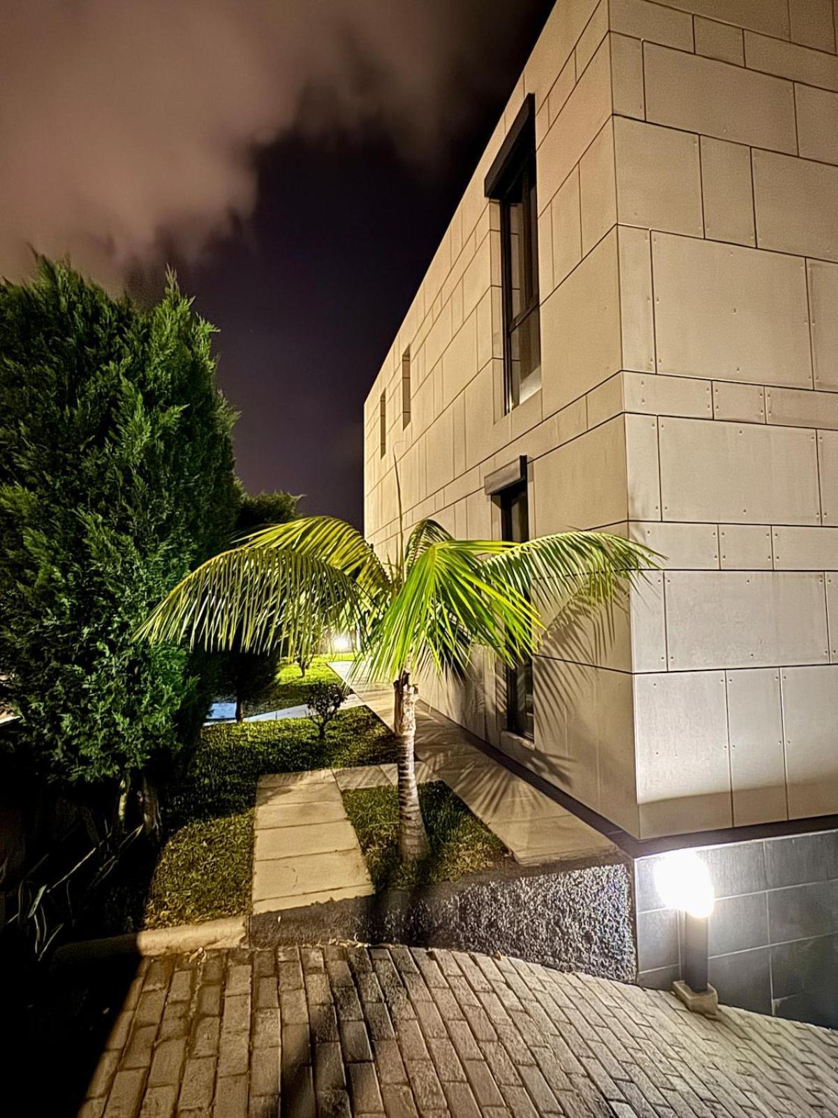 Square House Villa Funchal (Madeira)