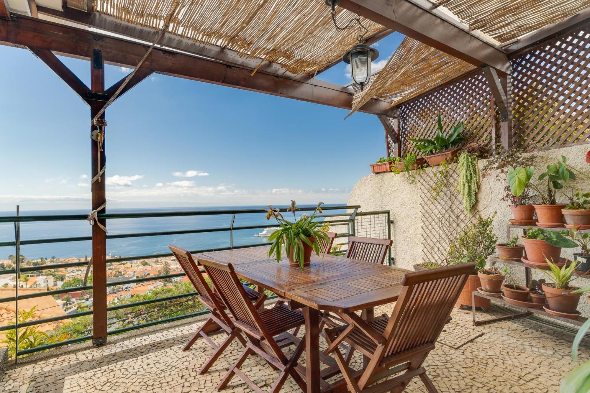 Bom Sucesso With Jacuzzi By Madeira Holiday home *