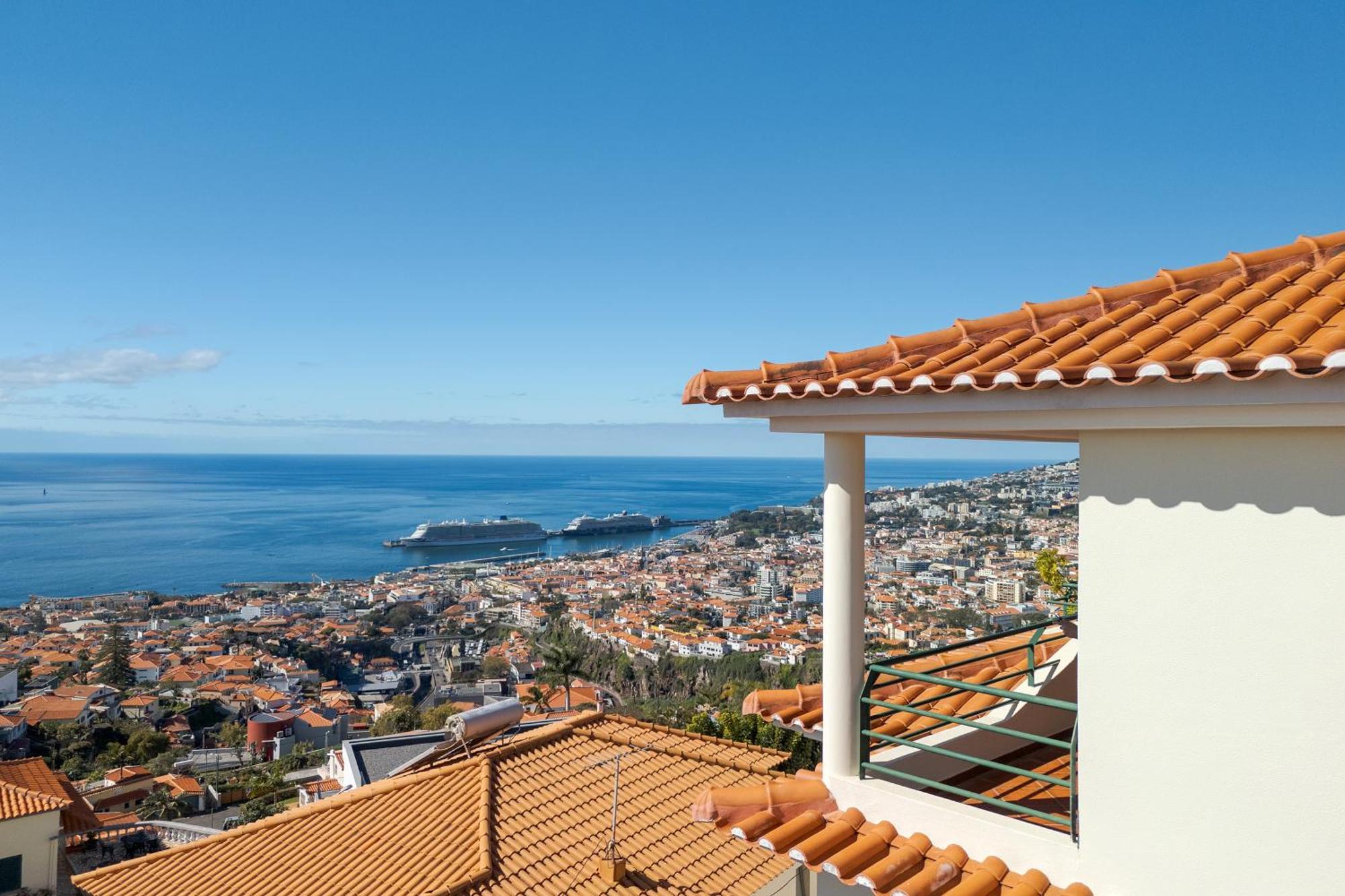 Bom Sucesso With Jacuzzi By Madeira * Funchal (Madeira)