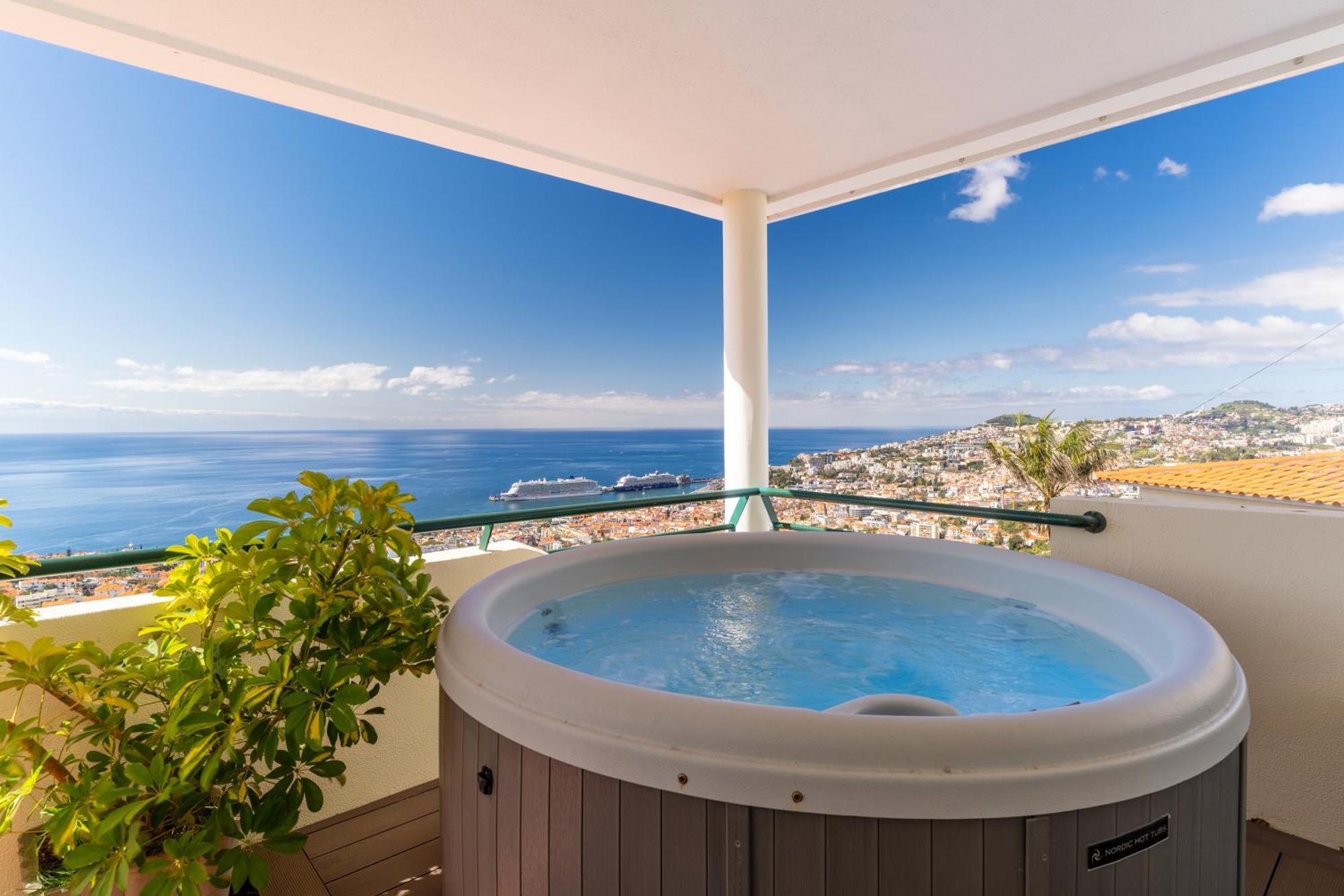Holiday home Bom Sucesso With Jacuzzi By Madeira *