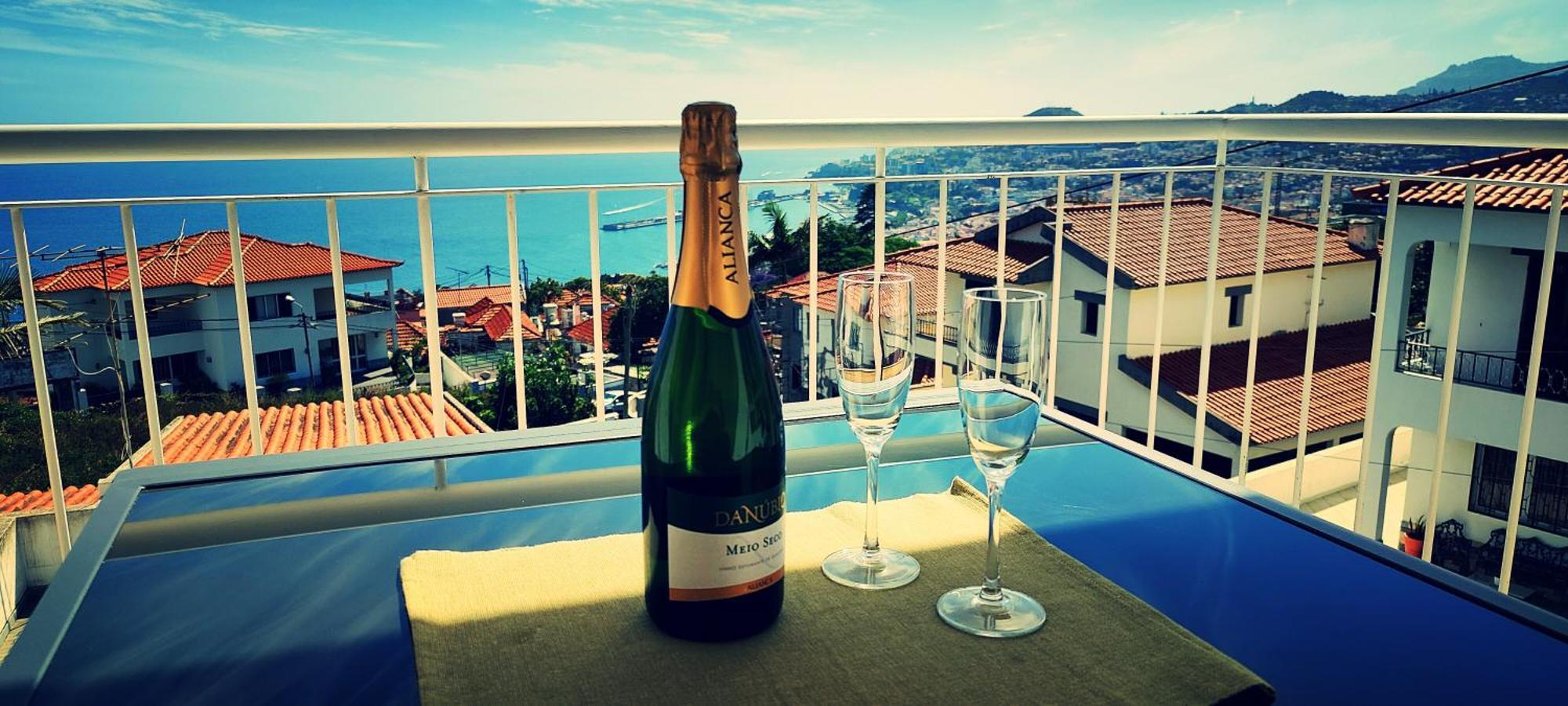 Madeira Mit Blick Auf Den Hafen Villa Funchal (Madeira)