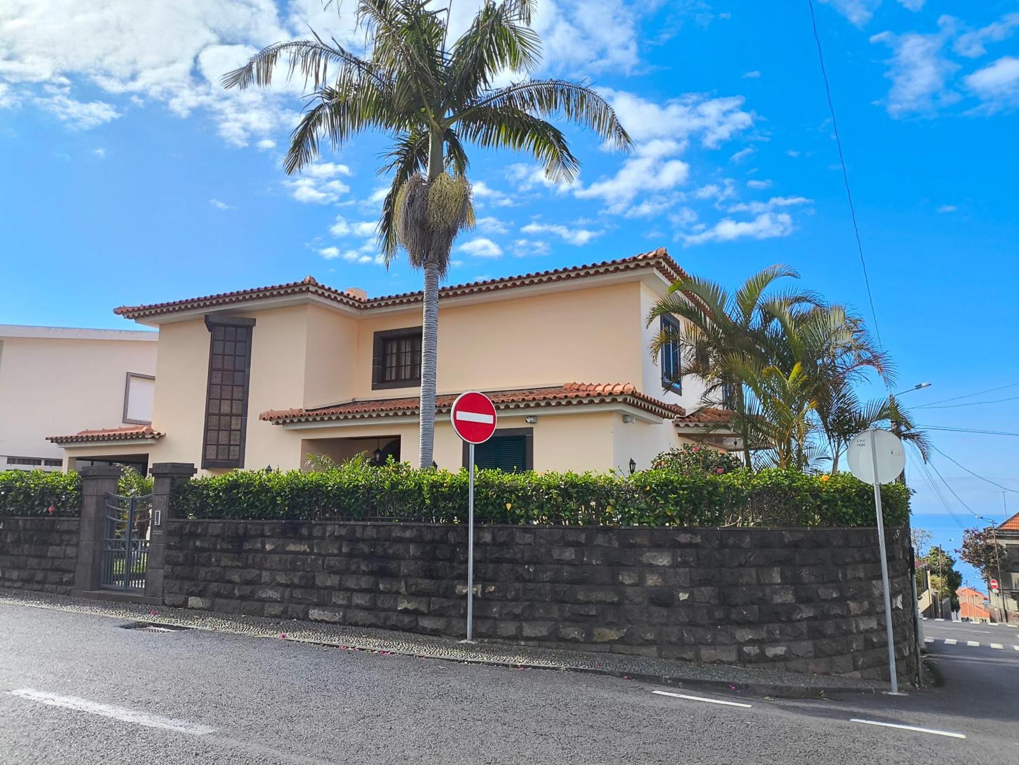 Telo Villa