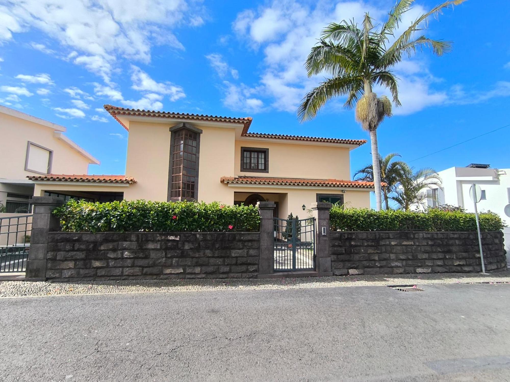 Telo Villa