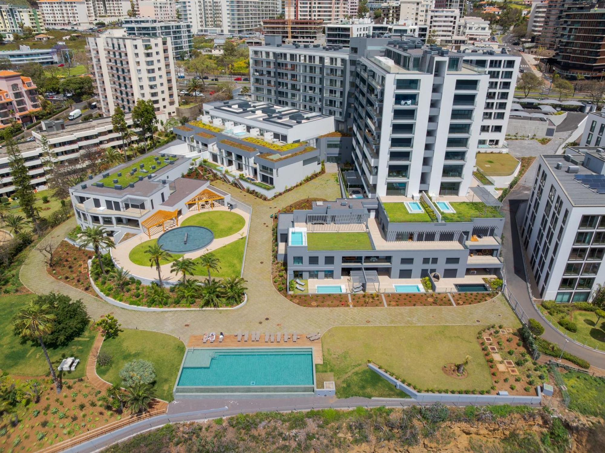 Aqua Apartment