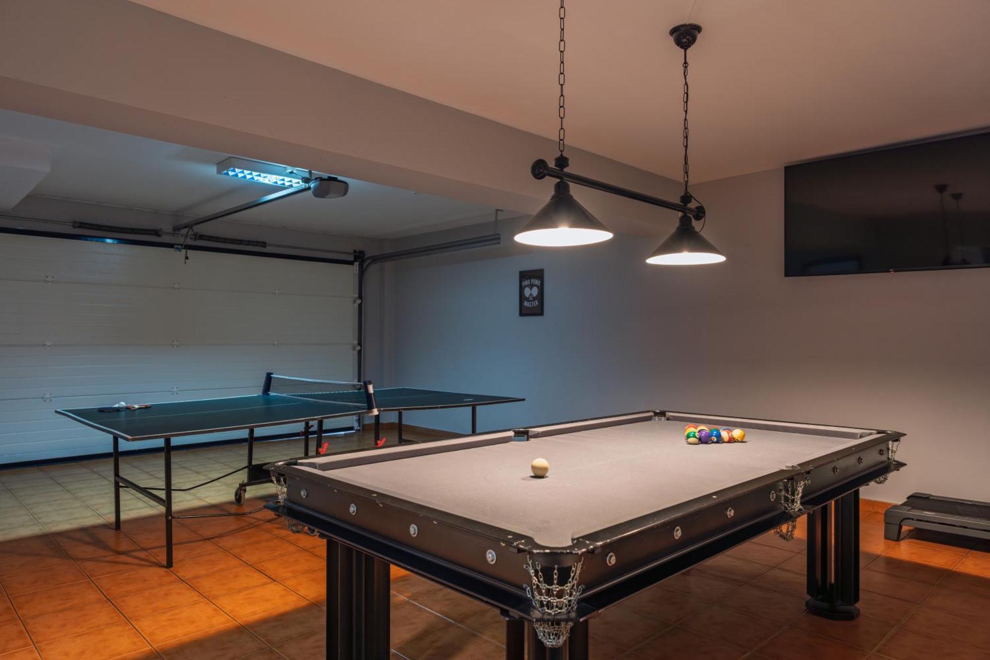 3b Heated Pool Barbecue Games