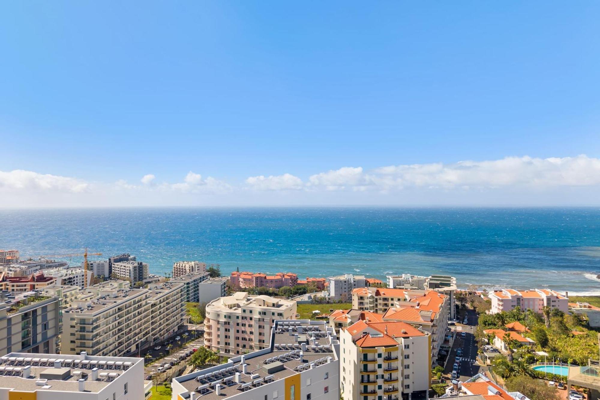 Atlantic View By An Island Apartment Funchal (Madeira)