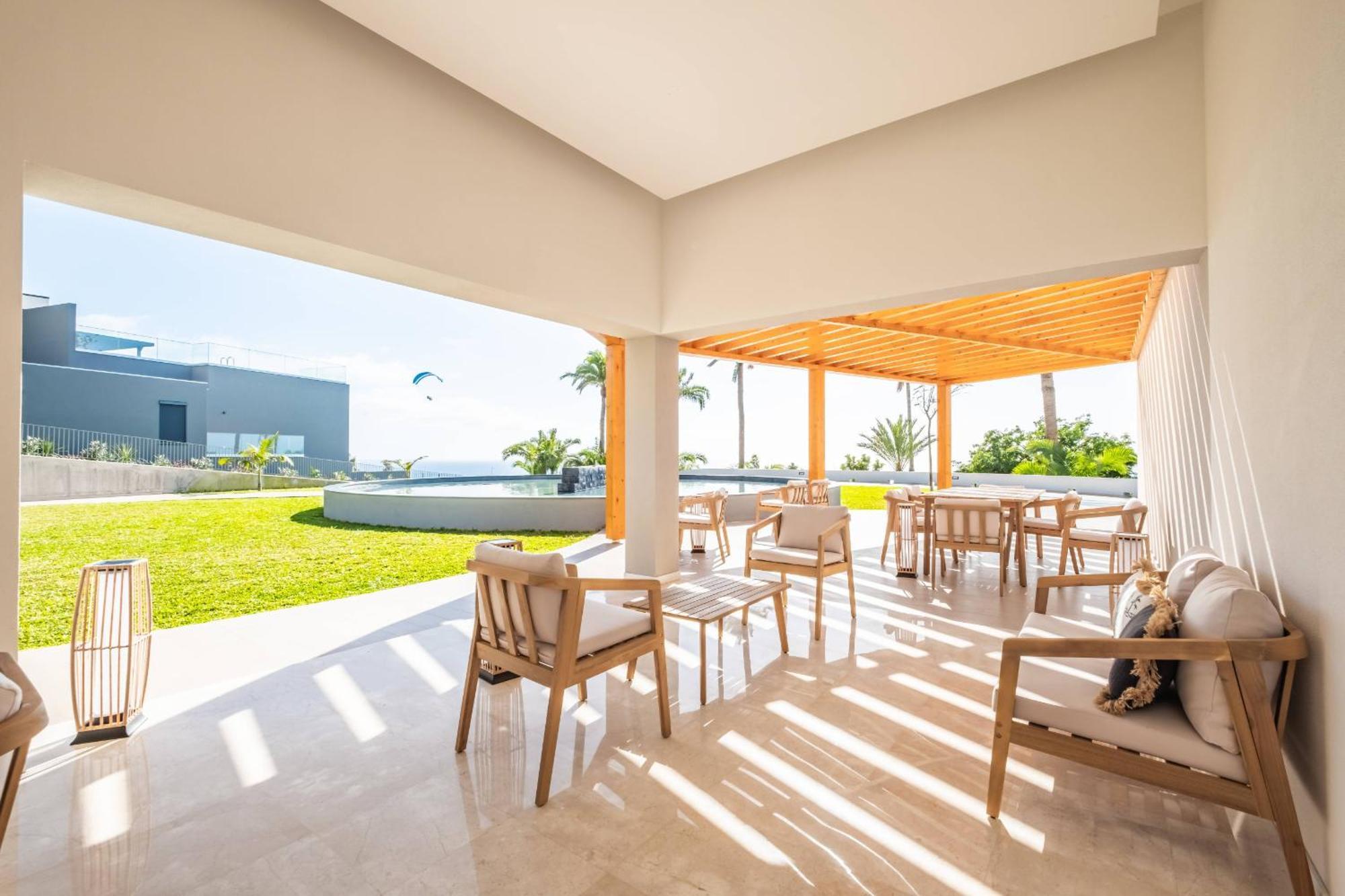 Ocean's Glow By Madeira Sun Travel Apartment