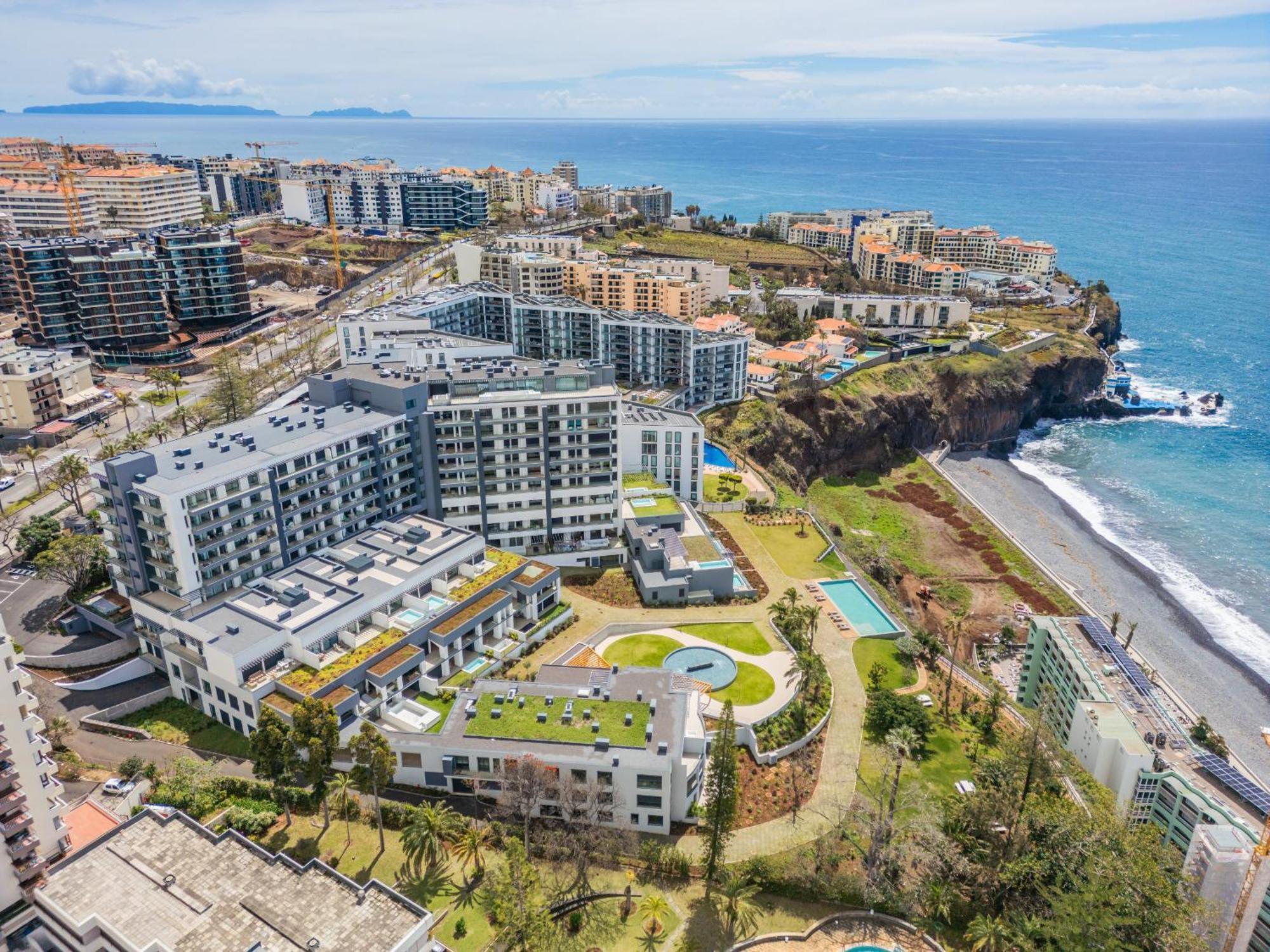 Ocean's Glow By Madeira Sun Travel * Funchal (Madeira)