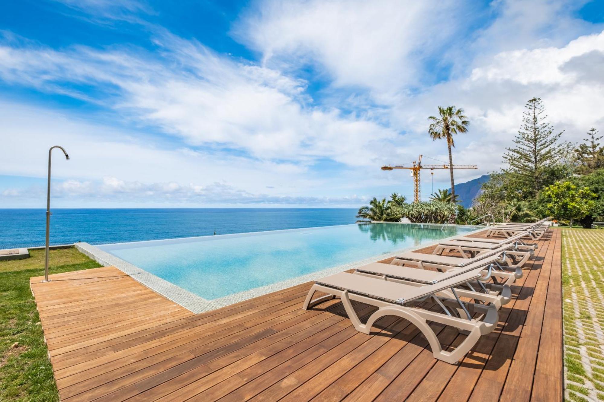 Acquas Bliss By Madeira Sun Travel