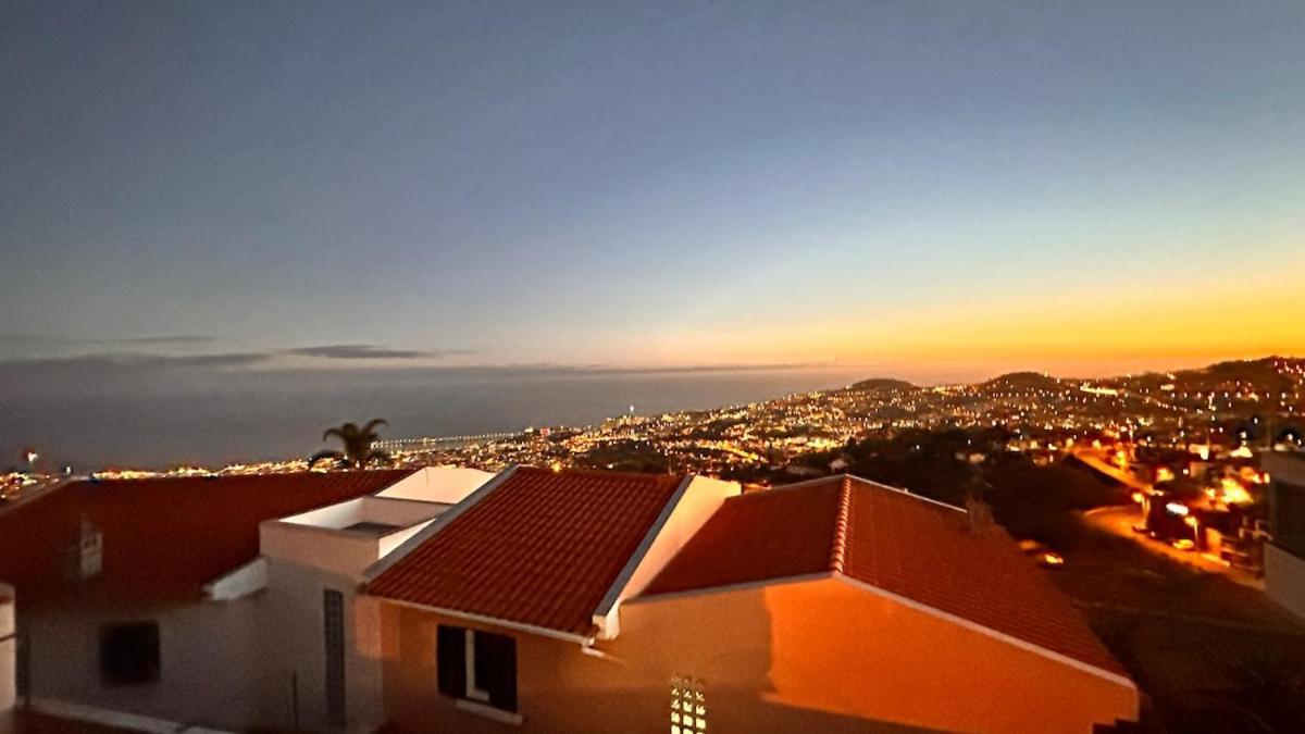 Casa de Férias Casa Mollivia - Breath Taking Views Over Funchal (Madeira)