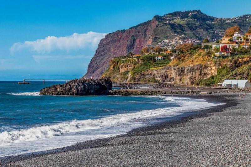 Ocean Cliff Retreat-between Natural Pools & Formosa * Funchal (Madeira)