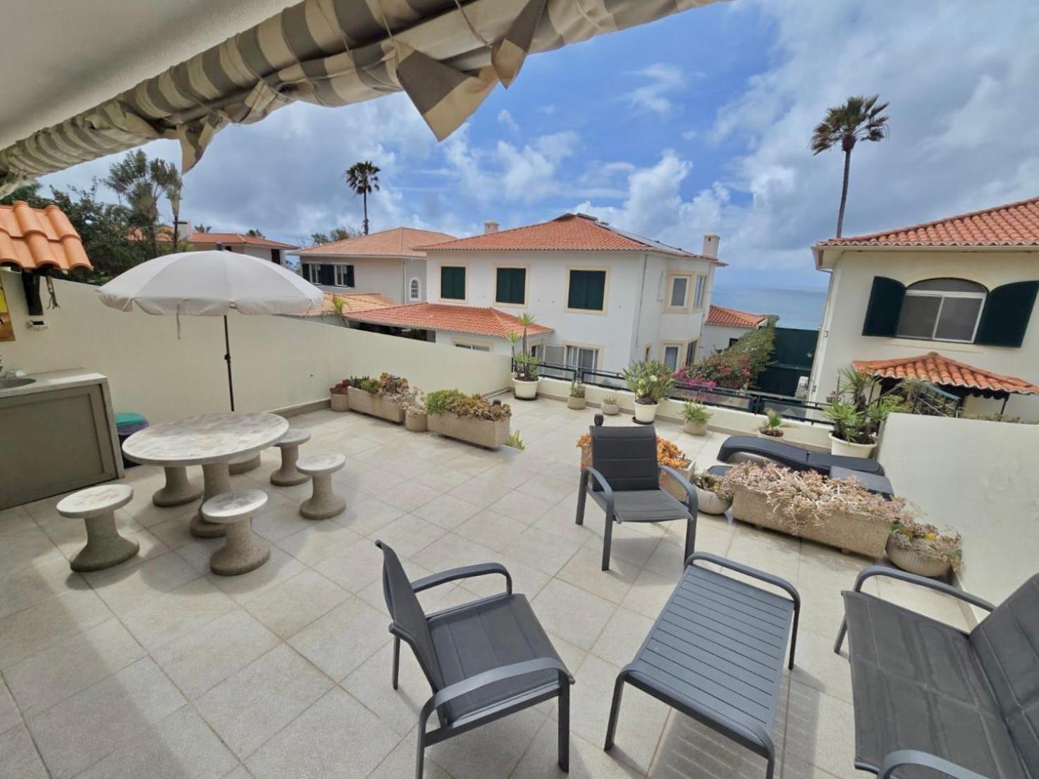 Apartment Ocean Cliff Retreat-between Natural Pools & Formosa Funchal (Madeira)