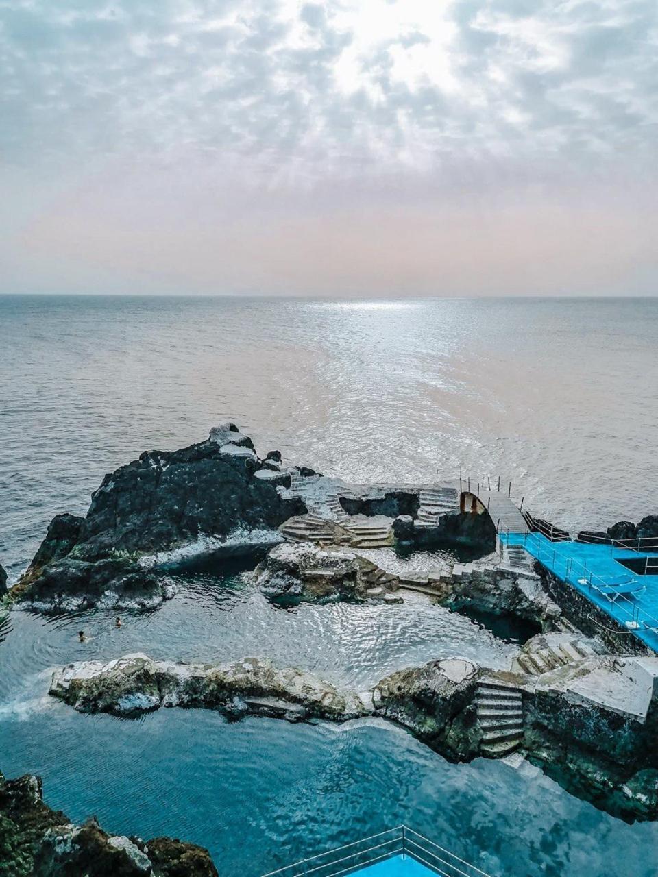Ocean Cliff Retreat-between Natural Pools & Formosa