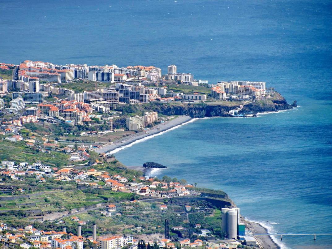 Ocean Cliff Retreat-between Natural Pools & Formosa