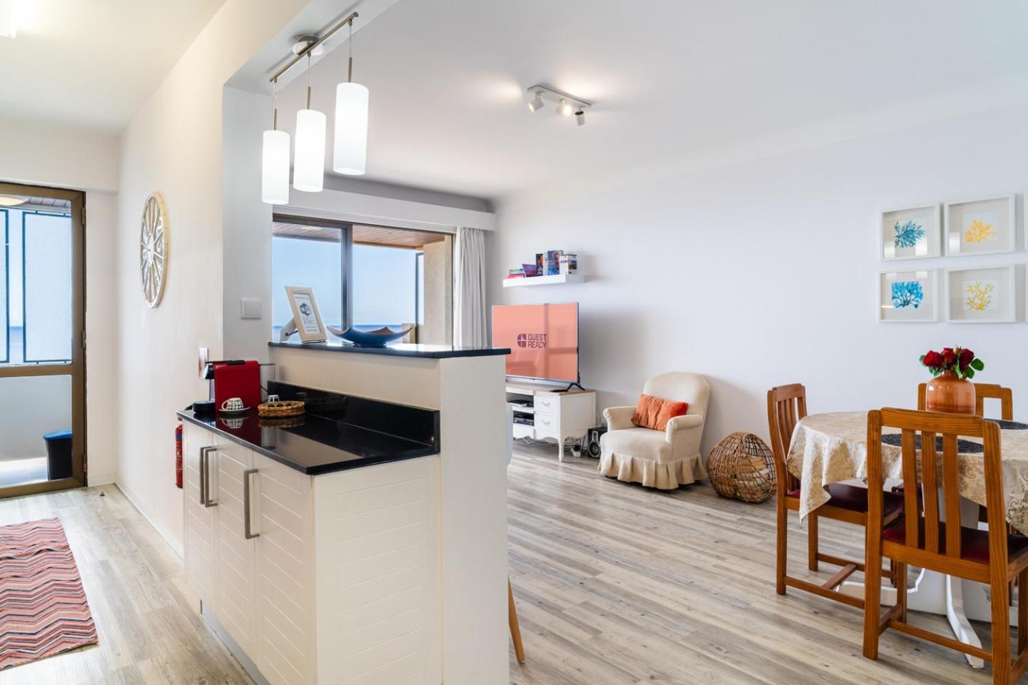 Apartment Sunny Getaway In *