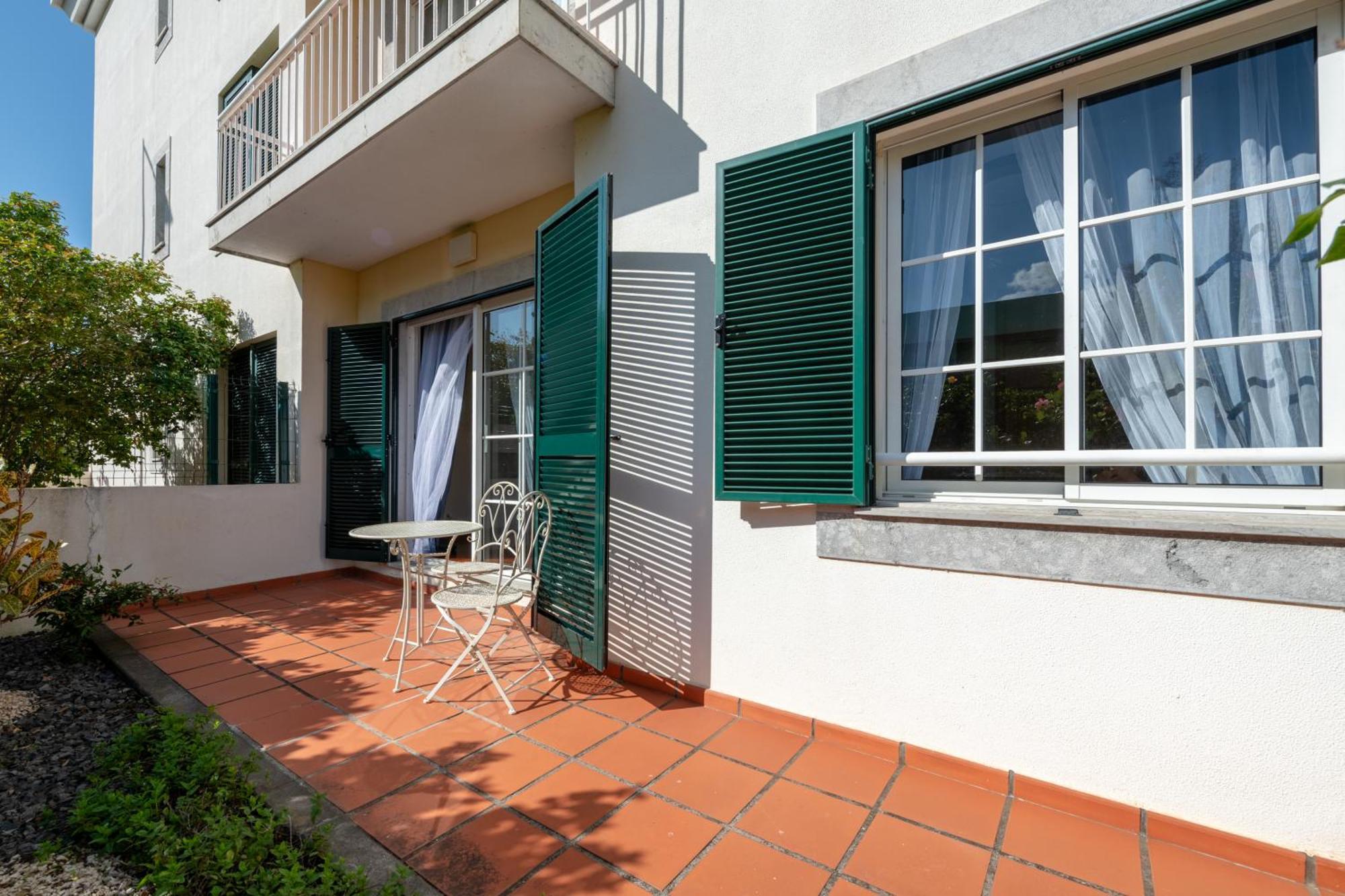 Unique Two-patios + Garage *