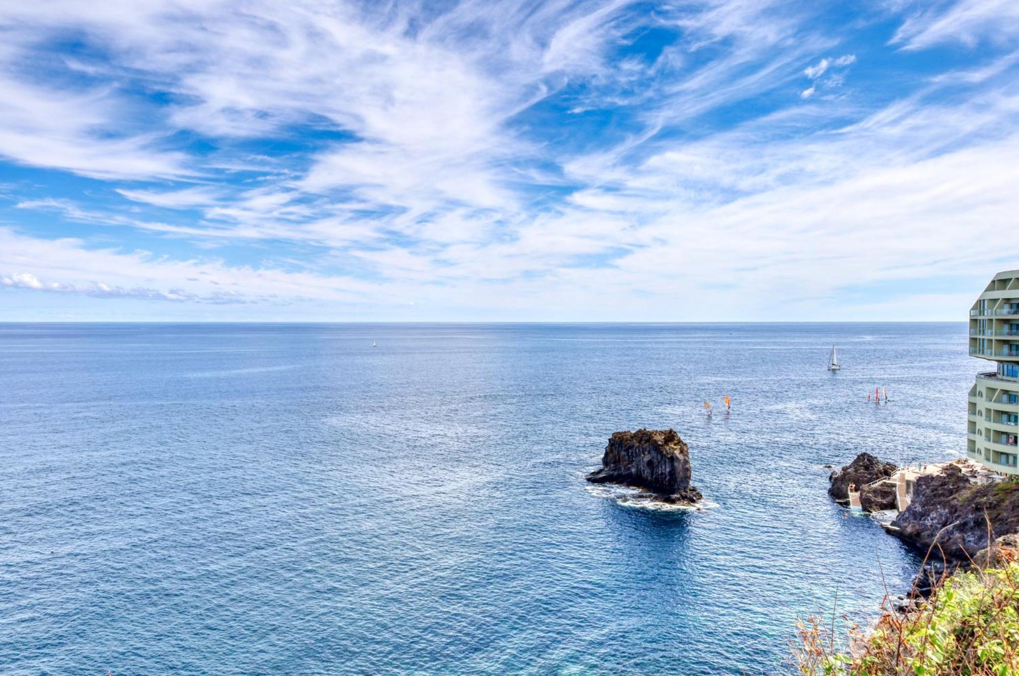 Baia Cliff View, A In Madeira Apartment