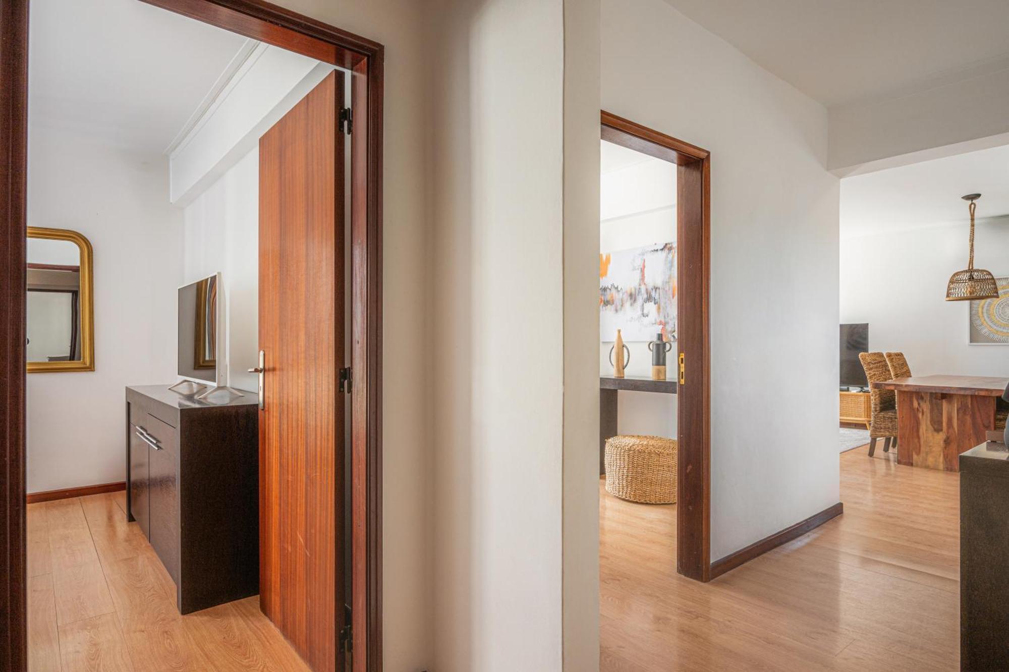 Portola Penthouse By Ymr Apartment