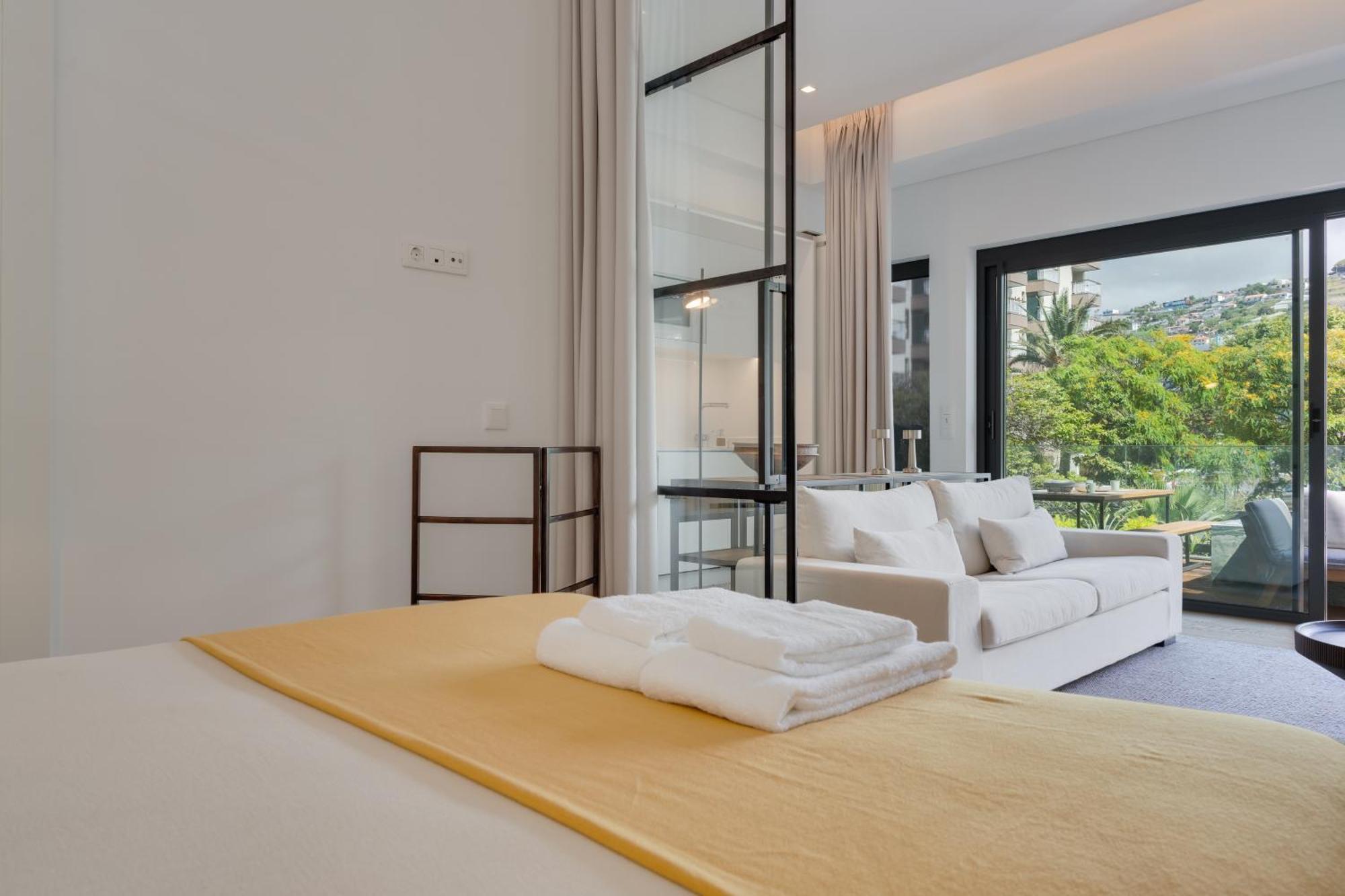 Acqua - Private Swimming Pool *