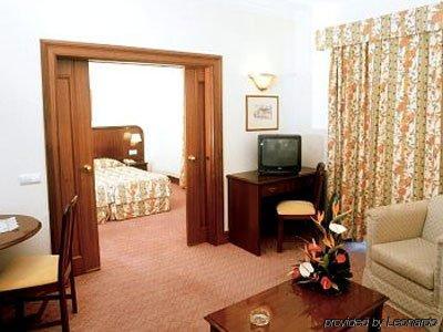 Hotel Jardins Da Ajuda 4*