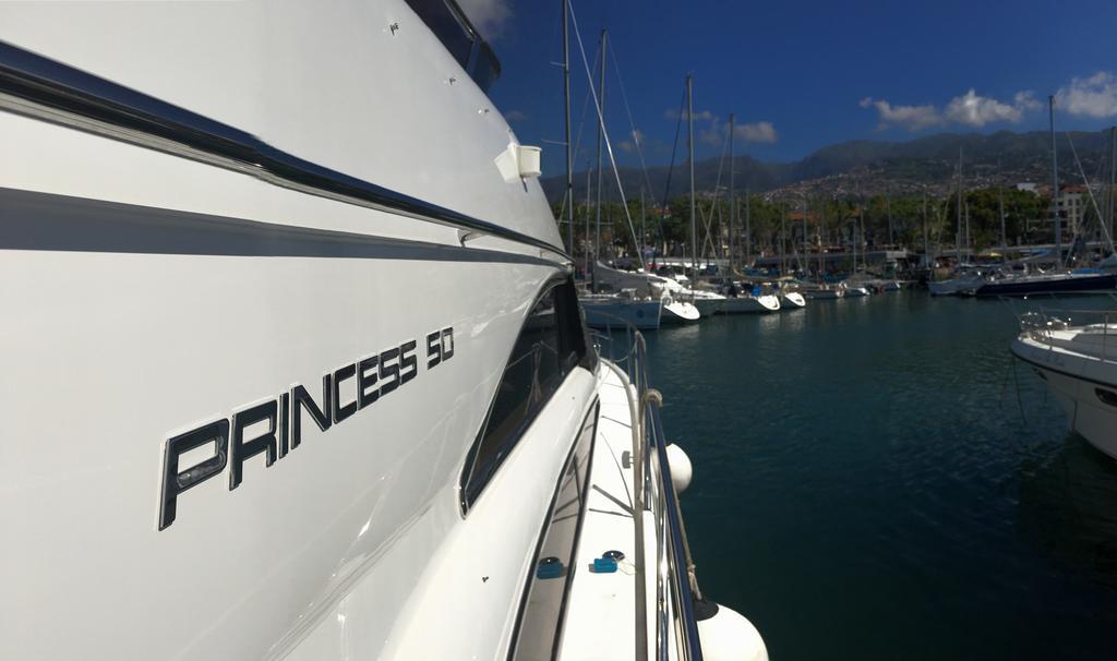 Botel Vass *