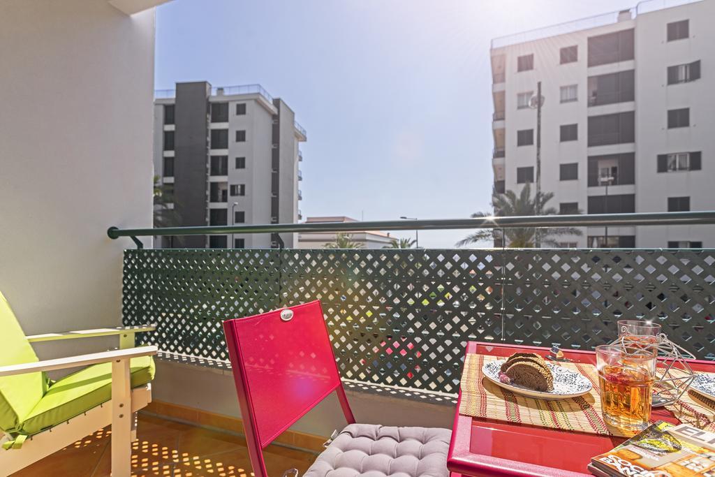 Ajuda Ii By An Island Apartment