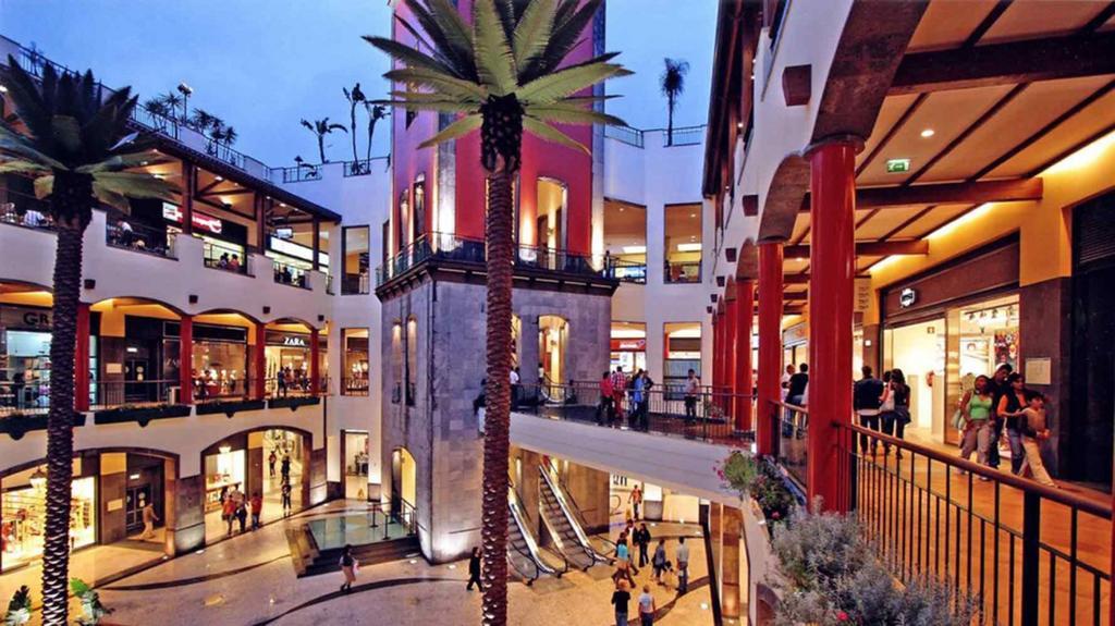 America By Madeira * Funchal (Madeira)