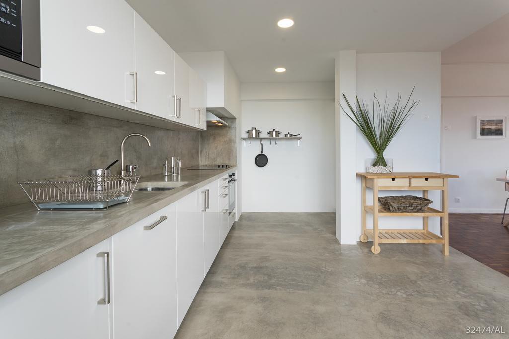 Elias Garcia Ii By An Island Apartment *