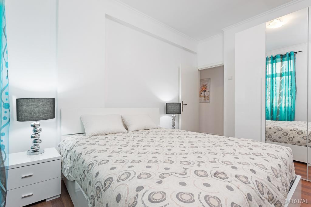 Elias Garcia Iii By An Island Apart Apartament *