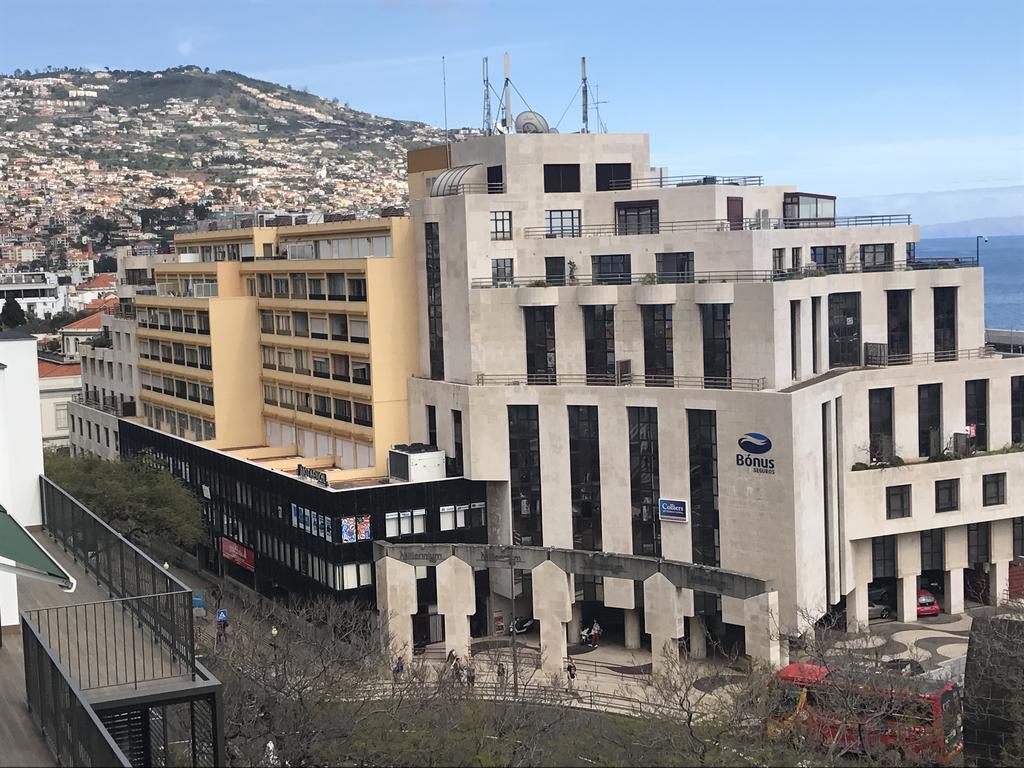 Avenida Arriaga 806 Top Floor * Funchal (Madeira)
