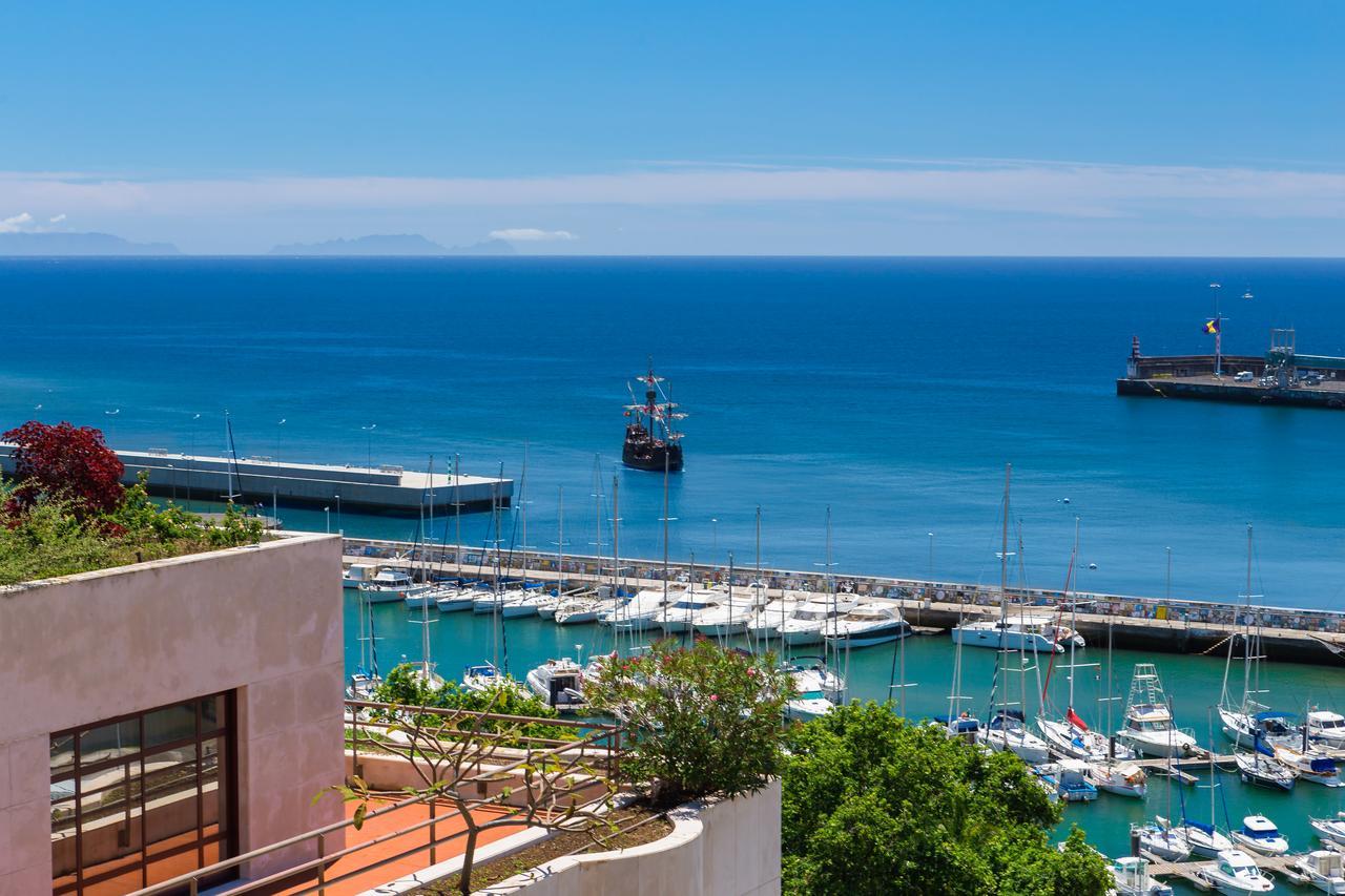 Avenida Arriaga 806 Top Floor * Funchal (Madeira)