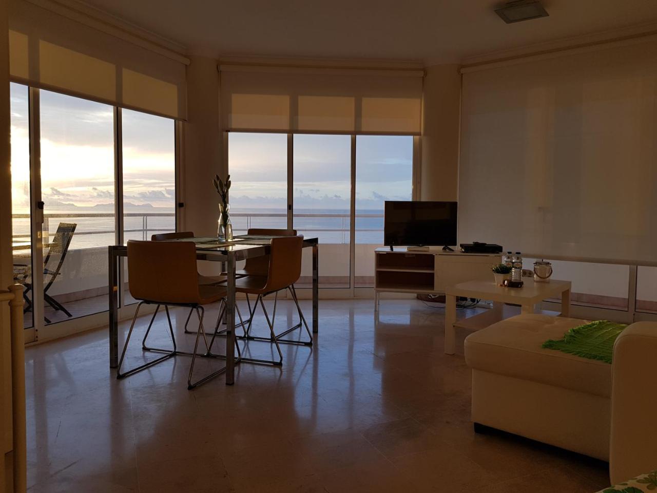 The Sunrise Of Your Dreams With Total Ocean View With New Modern Kitchens Apartment Funchal (Madeira)