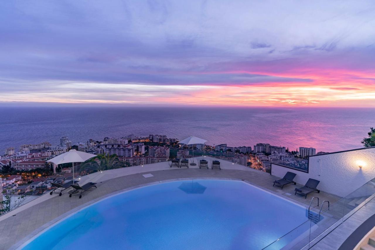 Sky By An Island Villa *