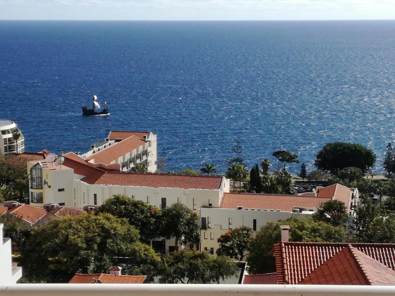 Lido Balcony Sea View Apartment *