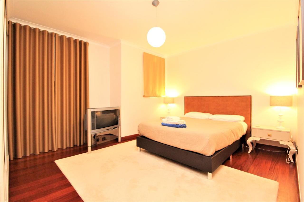 Loreina Palace With Private Pool&soccer Field Funchal (Madeira)