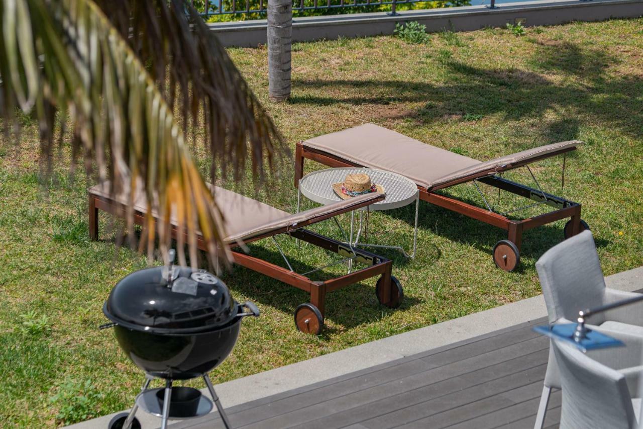 Papagaio By An Island Villa Funchal (Madeira)