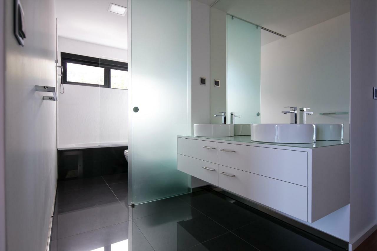Spacious Luxury With A Great View, Funchal, Free Wifi And Parking *