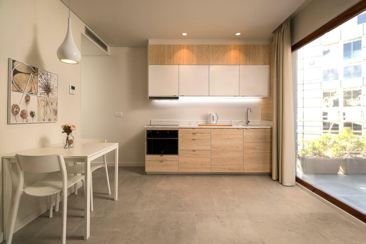 Ivens Apartment *
