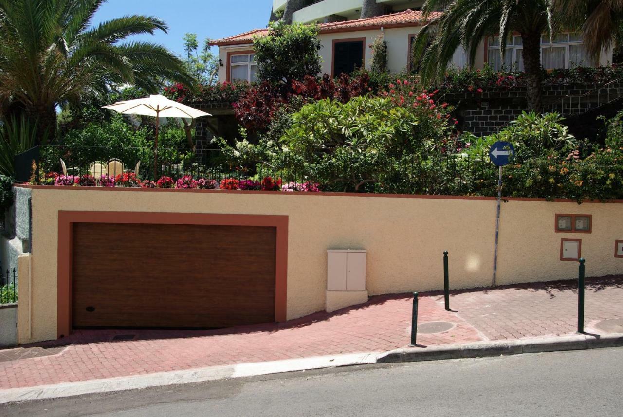 Calaca Villa *