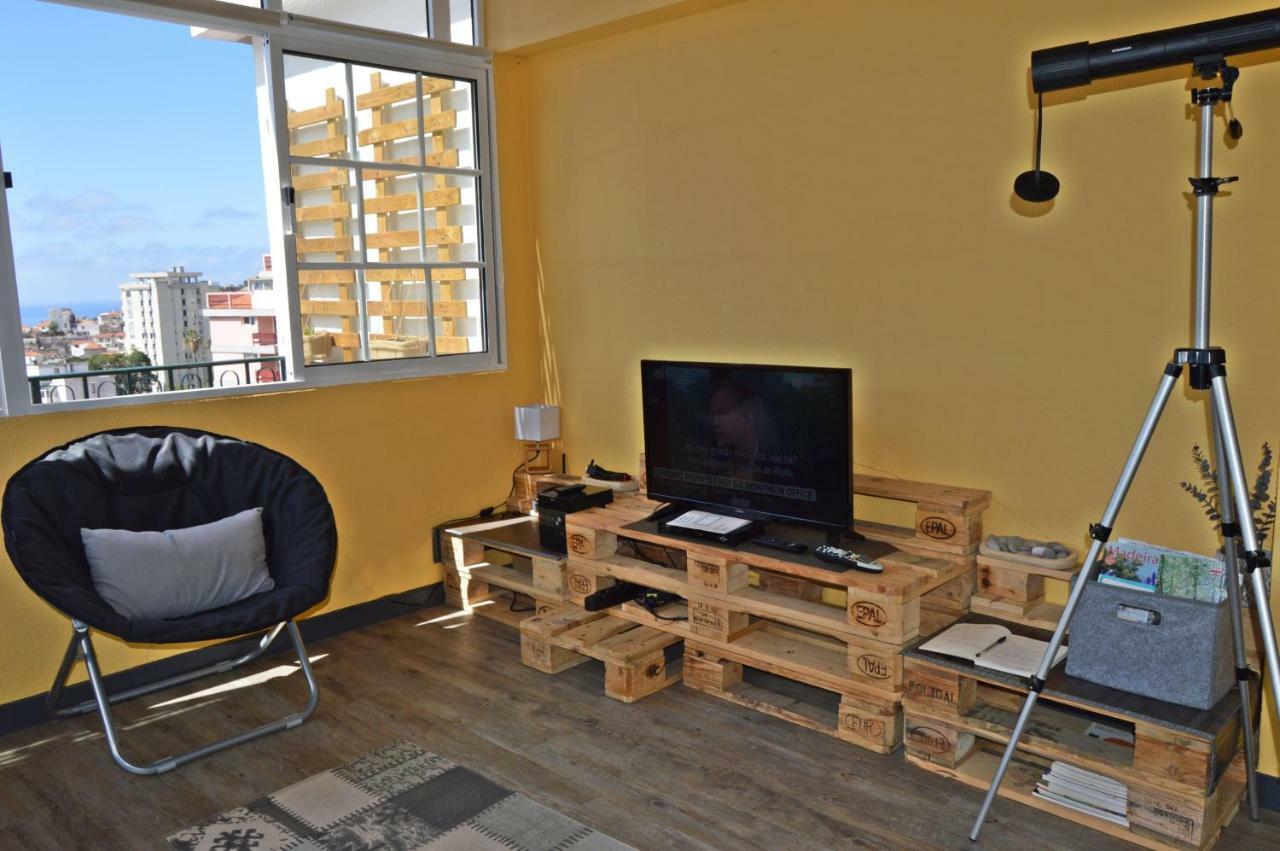 Floor With Balcony In *
