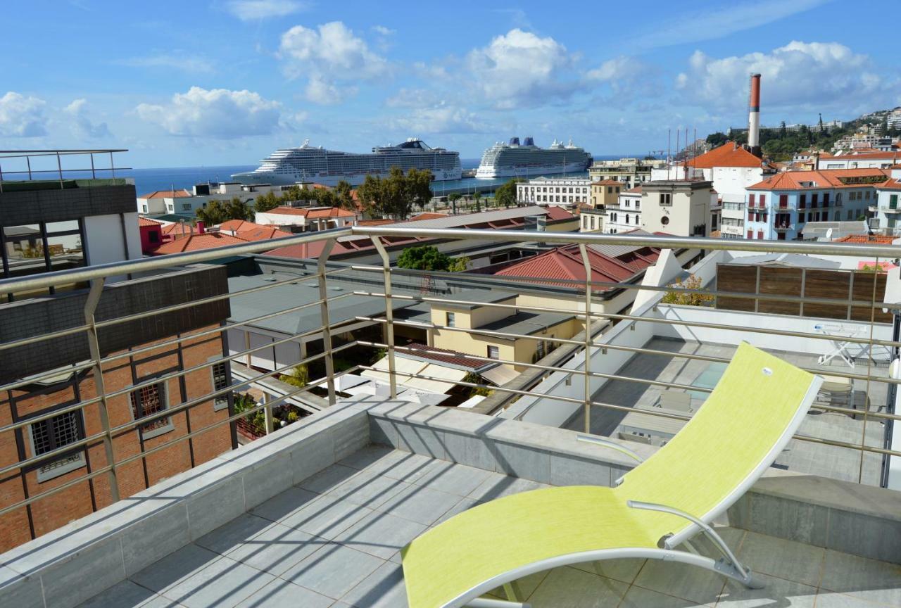 Floor In Center * Funchal (Madeira)