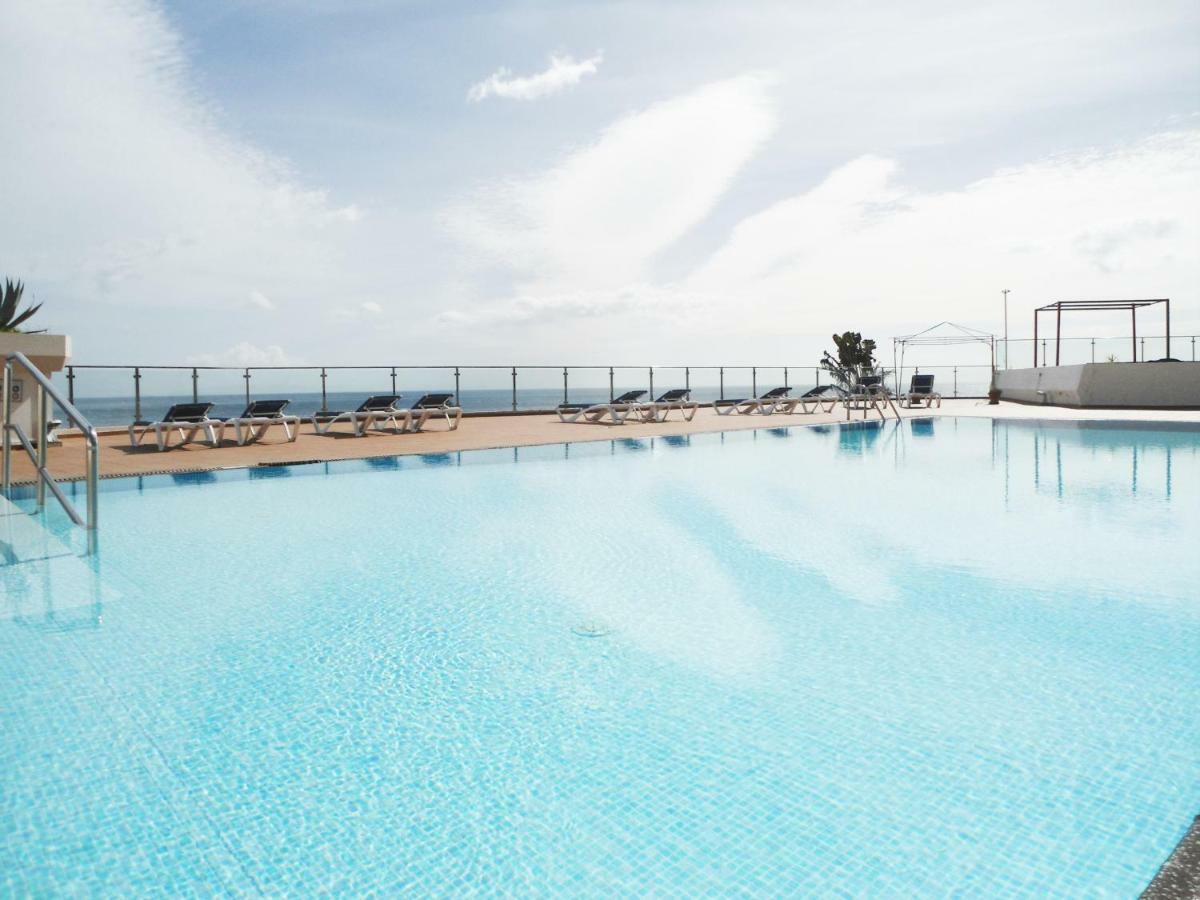 Apartment Sunny By The Sea With A Pool